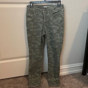 Old navy camo super skinny rockstar pants